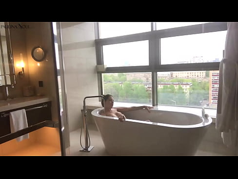 ❤️ Enorme babe die hartstochtelijk haar poesje aftrekt in de badkamer Porno at porn nl.tubesexer-com.ru ❌️ ❌️❤