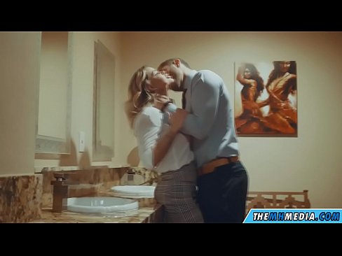 ❤️ Wanneer een rondborstige blondine je verleidt in een openbaar toilet Porno at porn nl.tubesexer-com.ru ❌️ ❌️❤